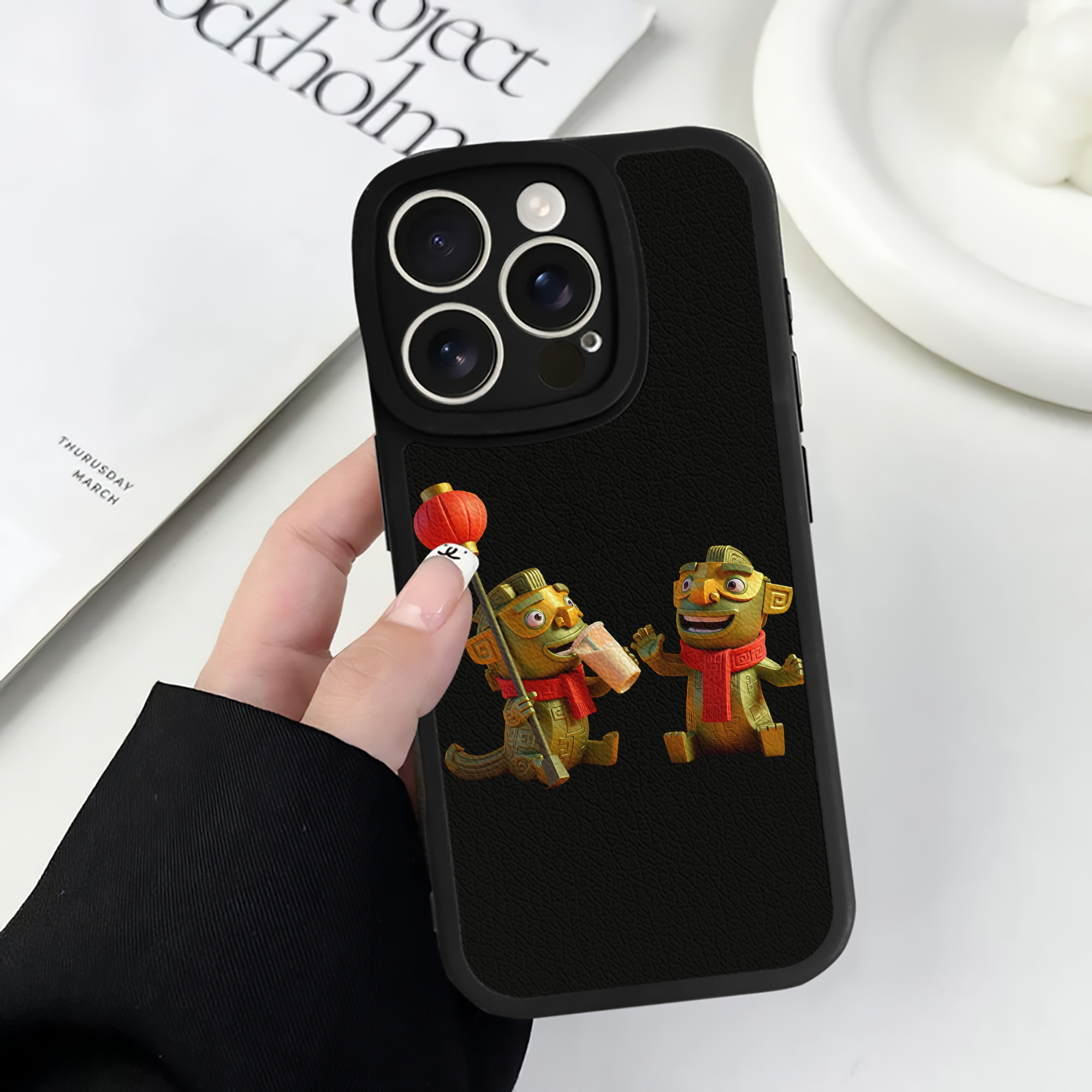 （画像用） Ne Zha 2 ナタ 魔童の大暴れ 【iPhone 16シリーズ対応】シリコンスマホケース（レザー調） 材質：シリコン